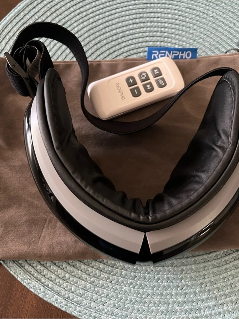 Black Eye Massager with Remote - Soothing Heat & Vibration